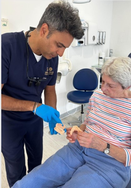 Dentist for dental implant